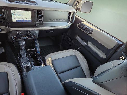 Certified 2023 Ford Bronco Wildtrak image 12