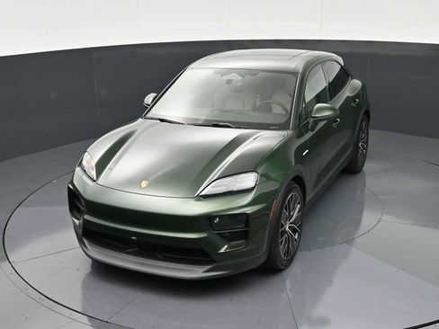 New 2026 Porsche Macan 4 Electric AWD/4WD image 30