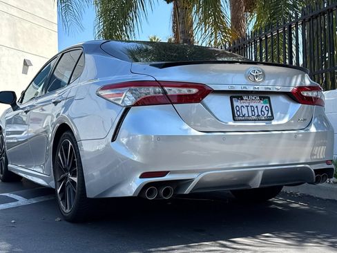 Used 2018 Toyota Camry XSE FWD image 4