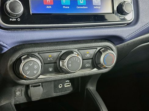 Used 2024 Nissan Versa SV FWD image 23