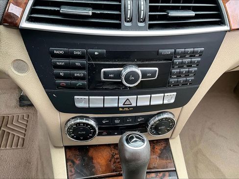 Used 2013 Mercedes-Benz C 250 Sedan image 31
