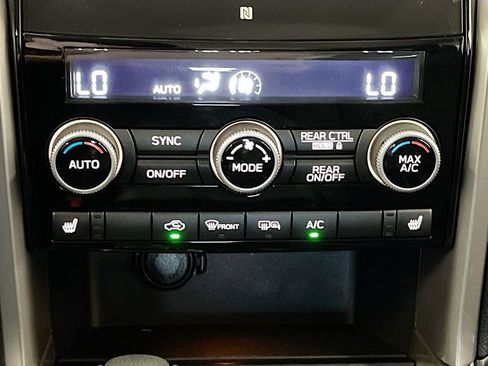 Used 2022 Subaru Ascent Premium w/ Convenience Package AWD/4WD image 15