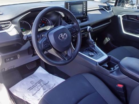 Certified 2021 Toyota RAV4 LE AWD/4WD image 12