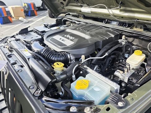 Used 2015 Jeep Wrangler Unlimited Sport image 21