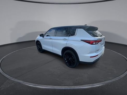 Used 2023 Mitsubishi Outlander SEL image 12
