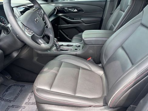 Used 2023 Chevrolet Traverse RS FWD image 10