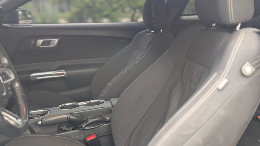 Used 2018 Ford Mustang Coupe RWD image 21