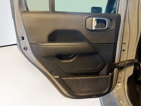 Used 2022 Jeep Wrangler Sahara image 25