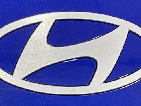 Used 2024 Hyundai Elantra Limited image 9