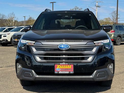 Certified 2025 Subaru Forester Premium AWD/4WD image 8
