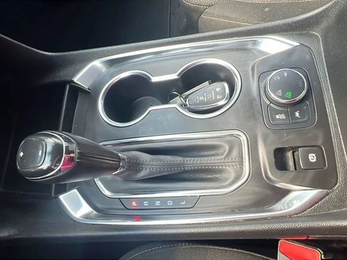 Used 2020 Chevrolet Traverse LT w/ Driver Confidence II Package image 21