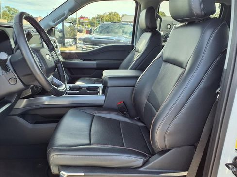 Used 2023 Ford F250 Lariat w/ Chrome Package image 27