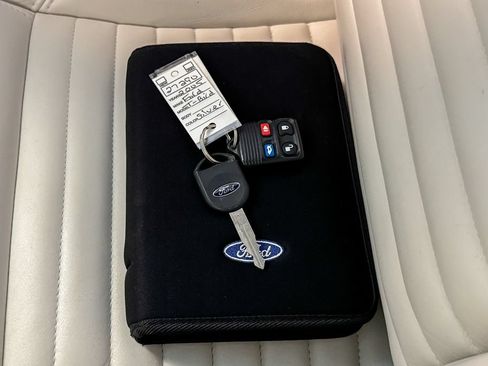 Used 2005 Ford Thunderbird 50th Anniversary RWD image 50