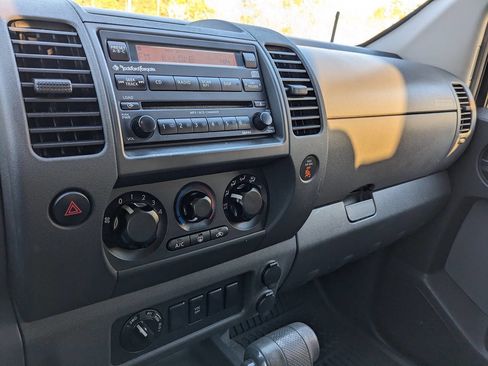 Used 2005 Nissan Xterra SE image 12