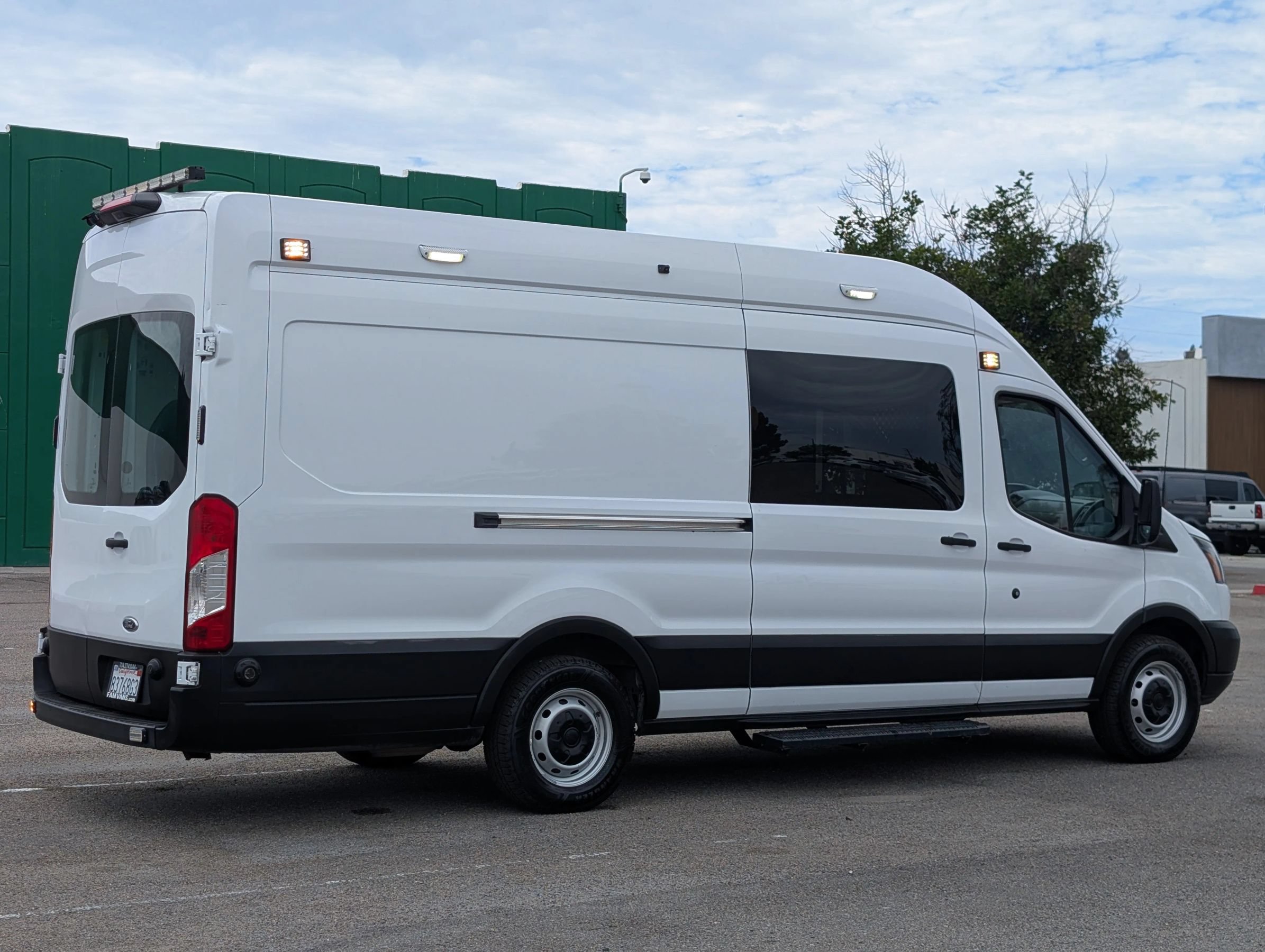 Used 2019 Ford Transit 250 148 High Roof Extended RWD image 9