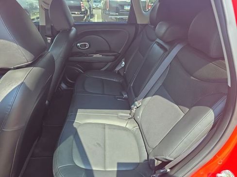 Used 2016 Kia Soul ! w/ Premium Package image 13