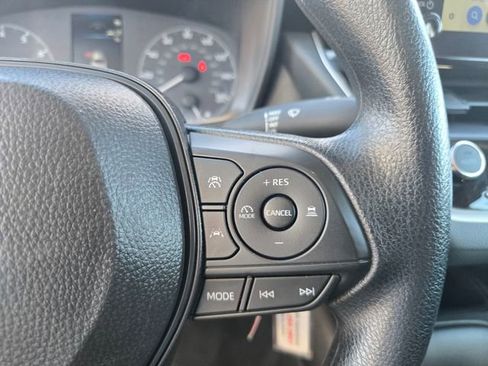 Used 2025 Toyota Corolla LE image 24