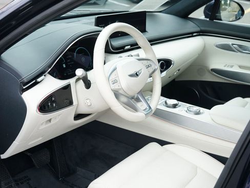 Used 2025 Genesis Electrified GV70 Advanced w/ Prestige Package image 16