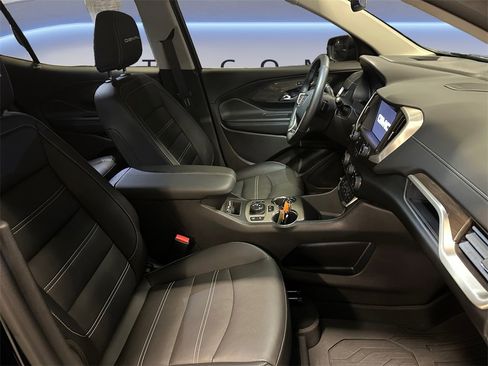 Used 2024 GMC Terrain Denali w/ Black Diamond Edition image 16