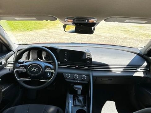 Certified 2023 Hyundai Elantra SE FWD image 20