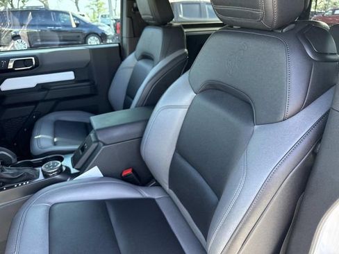 Used 2024 Ford Bronco Big Bend w/ Sasquatch Package AWD/4WD image 15