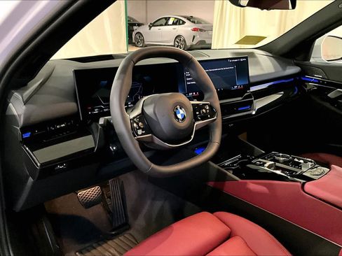Certified 2026 BMW 530i xDrive w/ Premium Package AWD/4WD image 18
