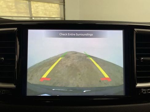 Used 2024 Chrysler Pacifica Touring-L image 25