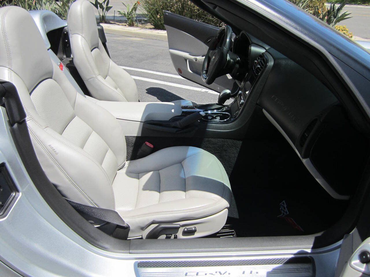 Used 2009 Chevrolet Corvette Convertible w/ Preferred Equipment Group RWD image 27