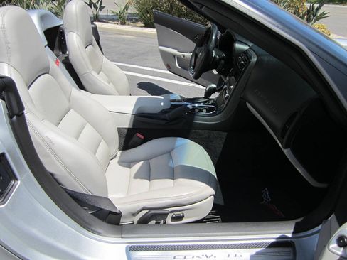 Used 2009 Chevrolet Corvette Convertible w/ Preferred Equipment Group RWD image 27
