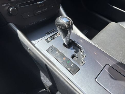 Used 2013 Lexus IS 250C RWD image 25