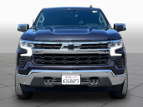 Used 2022 Chevrolet Silverado 1500 LT AWD/4WD image 3