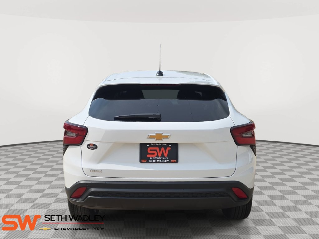 New 2026 Chevrolet Trax LS w/ LS Convenience Package FWD image 6