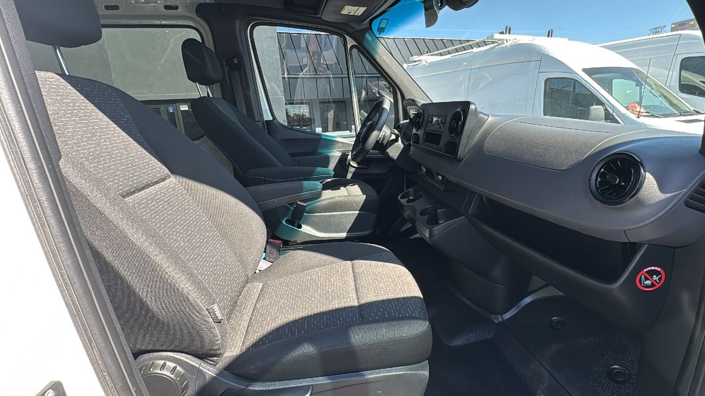 Used 2019 Mercedes-Benz Sprinter 144 image 17