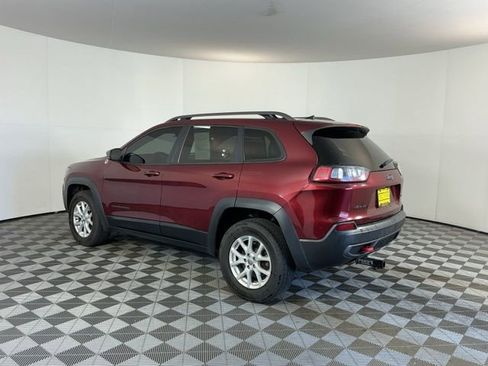 Used 2019 Jeep Cherokee Trailhawk AWD/4WD image 7