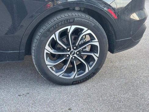 Certified 2024 Lincoln Nautilus Reserve w/ Equipment Group 202A image 9