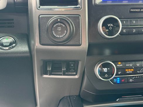Used 2021 Ford Expedition XLT AWD/4WD image 24