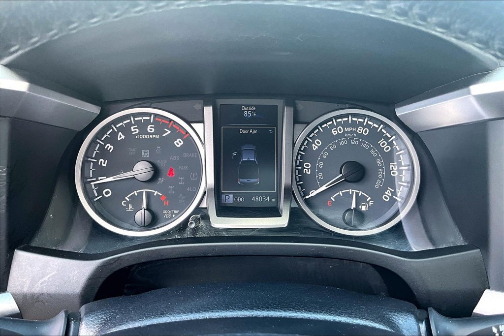 Used 2022 Toyota Tacoma SR5 w/ Technology Package AWD/4WD image 14