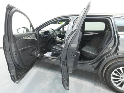 Used 2018 Lincoln MKX Select w/ Select Plus Package image 27