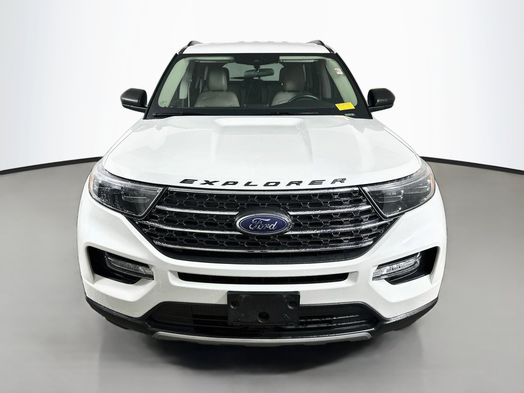 Used 2023 Ford Explorer XLT w/ Equipment Group 202A AWD/4WD image 2