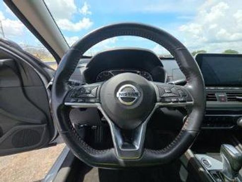 Used 2022 Nissan Altima 2.5 SR FWD image 21