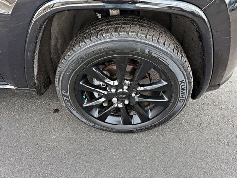 Used 2018 Jeep Grand Cherokee Altitude image 11