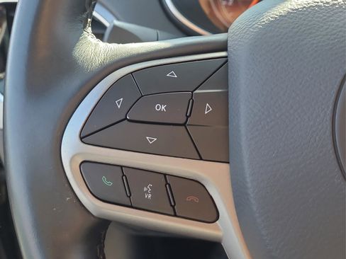 Used 2019 Jeep Cherokee Limited w/ Luxury Group image 26