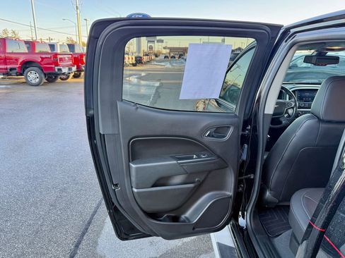Used 2021 Chevrolet Colorado LT w/ LT Convenience Package image 14
