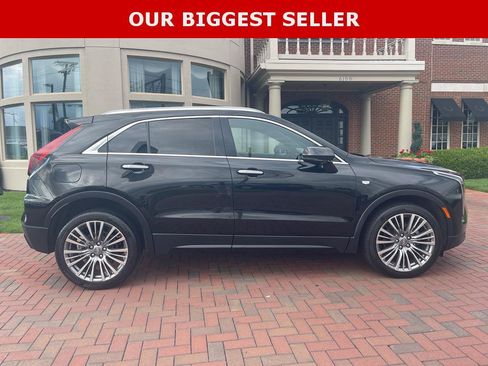 Used 2024 Cadillac XT4 Premium Luxury AWD/4WD image 7