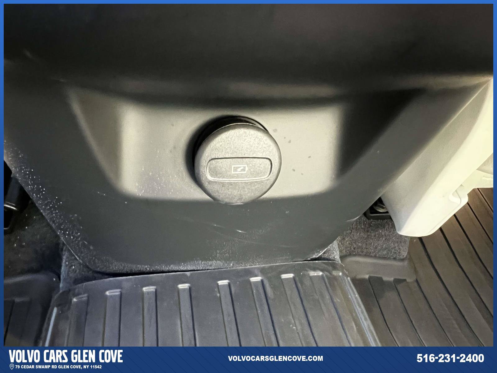 Used 2026 Volvo XC90 B6 Ultra w/ Protection Package AWD/4WD image 13