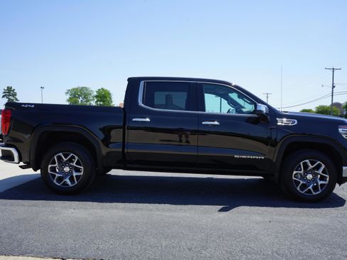 Used 2022 GMC Sierra 1500 SLT w/ SLT Convenience Package AWD/4WD image 6