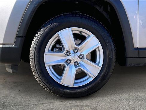 Certified 2022 Jeep Compass Latitude w/ Sun and Sound Group image 8