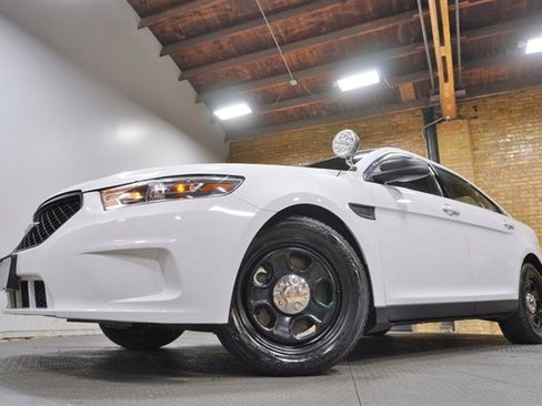 Used 2018 Ford Taurus Police Interceptor w/ Ready For The Road Package FWD image 3