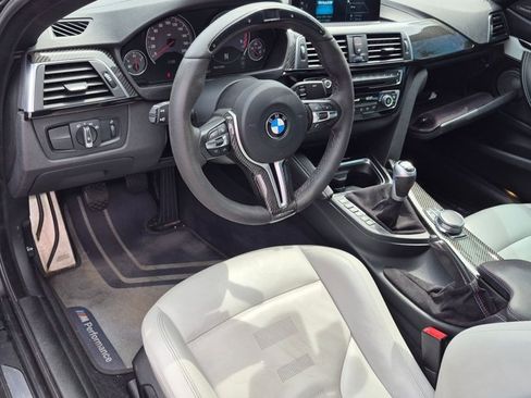 Used 2018 BMW M4 Coupe RWD image 5