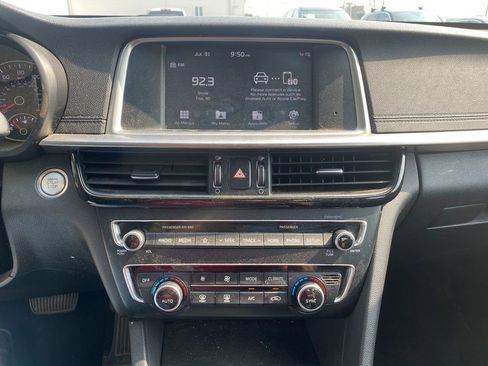 Used 2019 Kia Optima S image 21